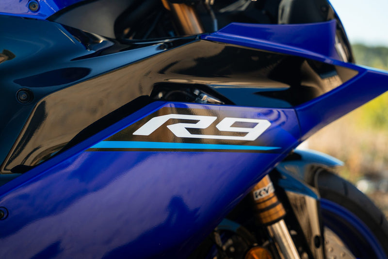 Logo R9